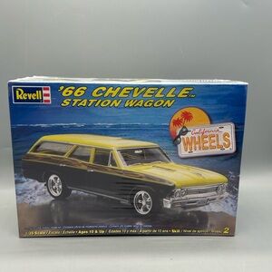 Revell 66 Chevelle Station Wagon 1/25  (85-2890)